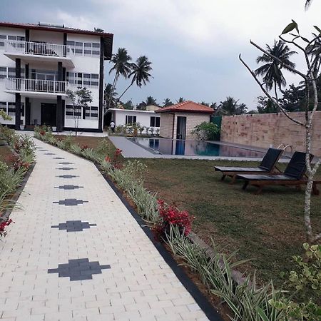 Blue Beach Villa 와두와 외부 사진