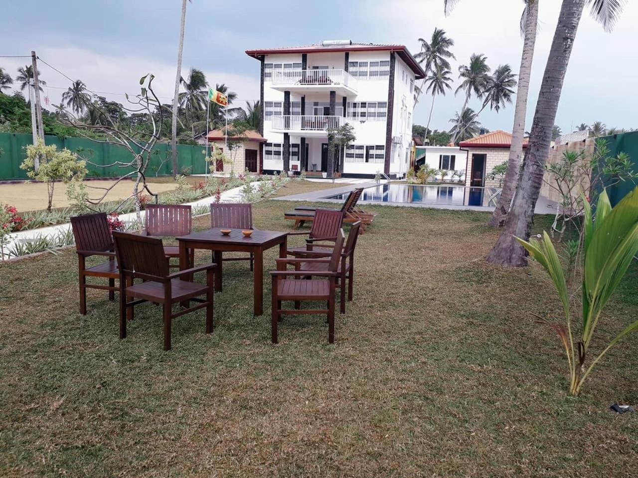 Blue Beach Villa 와두와 외부 사진